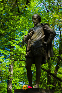 Statue of Shakespeare in Central Park