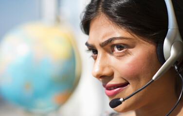 USA, New Jersey, Jersey City, Indian call centre agent