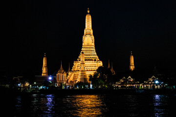 Wat Arun temple buddhist Bangkok at night