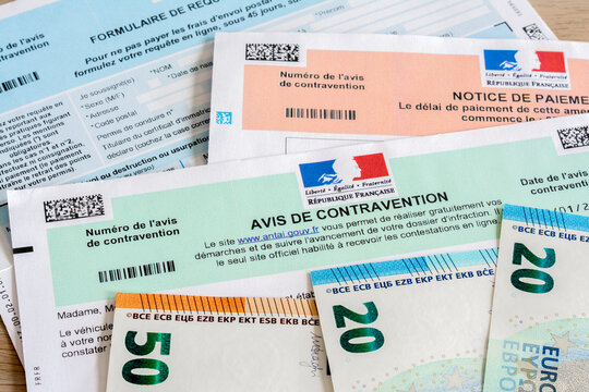 Avis de contraventions pour infractions au Code de la Route, en France. Et billets de banque en Euros