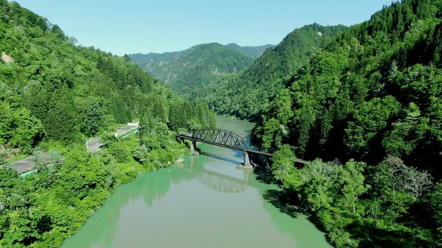 只見線の第4橋梁通過ドローン映像