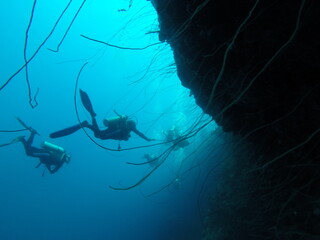 plongeur grotte