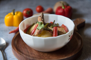 Coriander leaf on chicken stew with use of selective focus