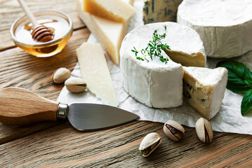 Various types of cheese,  blue cheese,  bree, camambert