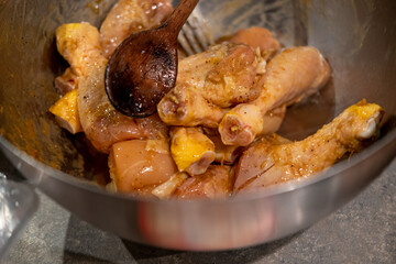 Préparation culinaire cuisses de poulet