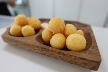 BOLINHO DE QUEIJO