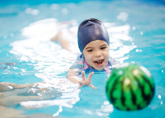 Floating baby try catch ball