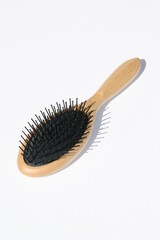 Haarbürste aus Holz.