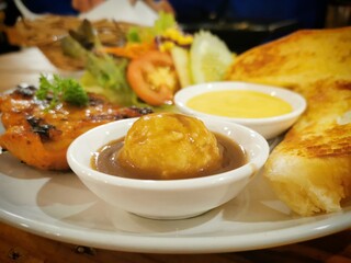 chicken and potatoes with sweet dressing 
