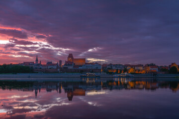 Toruń o zachodzie słońca. © Tomasz