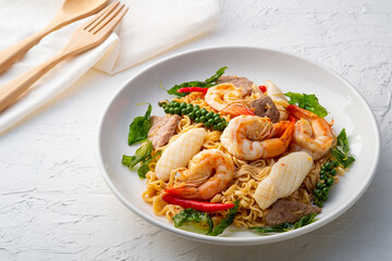 Spicy Stir Fried Instant Noodle with Seafood and basil