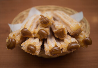 Churros de dulce de leche en cafetería