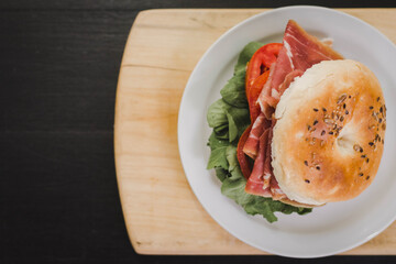 Meat sandwich with vegetables