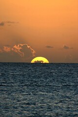 Naklejka na ściany i meble Sonnenuntergang in der Karibik