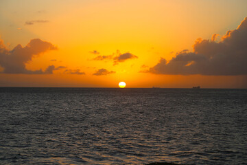 Obraz premium Sonnenaufgang über Meer