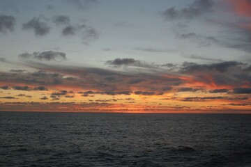 Sonnenaufgang über dem Meer