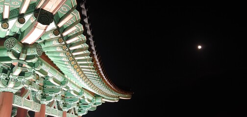 KOREA temple at night