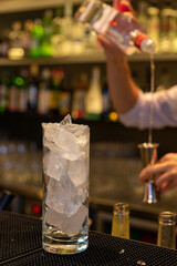 Una bebida refrescante a base de bebidas de verano