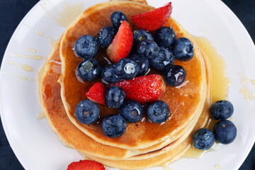 pancakes with blueberries and raspberries
