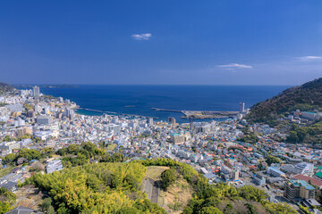 Fototapeta premium 静岡県・高台から望む熱海の風景