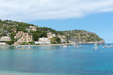 Fototapeta na wymiar Spain. Majorca. Port of Soller. View of the yachts standing in the bay 