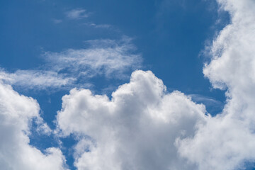 Naklejka na ściany i meble 沖縄の那覇空港で見た美しい雲と青空
