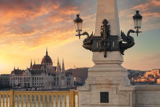 Margaret bridge and Hungarian Parliament building. Amazing composition of Hungarian monuments.
