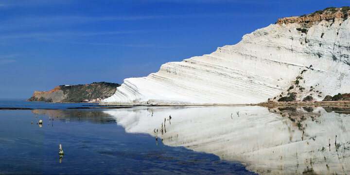 Kreidefelsen Scala dei Turchi, Treppe der T&uuml;rken, monumentaler wei&szlig;er Fels am Meer, Realmonte, Agrigent, Sizilien, Europa, Panorama