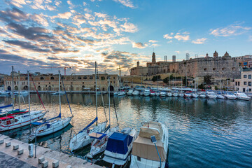 Fototapeta na wymiar Beautiful marina of Birgu at sunset, Malta