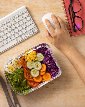 Marmita saud&aacute;vel no trabalho