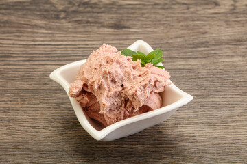 Liver pate in the bowl