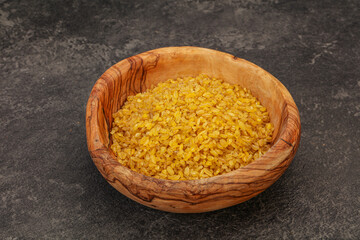Vegetarian cuisine - dry bulgur for cooking