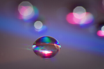 Wassertropfen auf einer CD-DVD