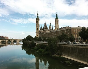 Obraz premium Iconic Basilica del Pilar in Zaragoza, Spain. 