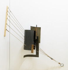 Corner counter-relief