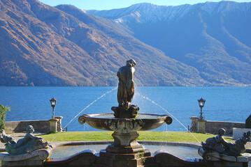 La fontana del parco Teresio Olivelli nel comune di Tremezzina, sulle rive del Lago di Como.