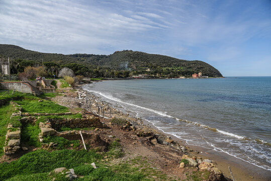 Scavi archeologici recenti sulla spiaggia del Golfo di Baratti