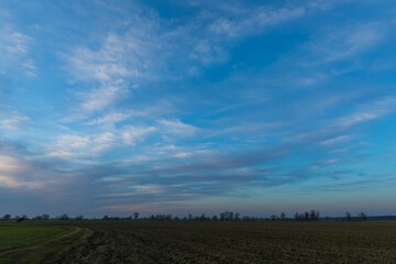 Obraz premium landscape of free space during the setting sun, sunset