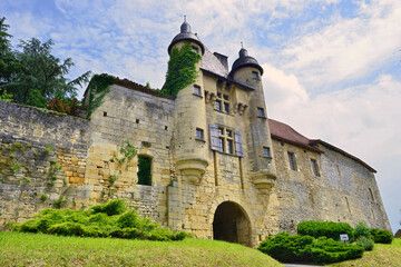 Obraz premium Entrée du château des Pérusse à Excideuil (24160), département de Dordogne en région Nouvelle-Aquitaine, France