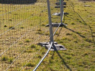 Fencing the territory with a temporary modular metal fence