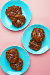 Chocolate cookies with sea salt