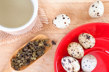 Tea and spiced quail eggs