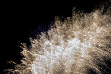 fireworks in the night sky fogos de artif&iacute;cio ano novo em Marata&iacute;zes ES Brasil