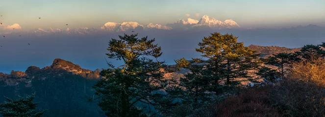 Papier Peint photo autocollant Makalu Une large vue panoramique sur le mont Everest depuis Sandakphu