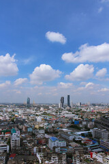 Naklejka premium 高層ビルから眺めるバンコクの街並み