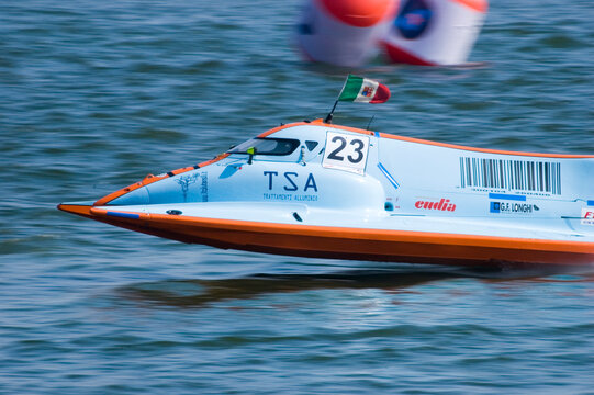 CHINA, SHENZHEN - OCTOBER 18: F1H2O Powerboat Championship - speeding boats in final race