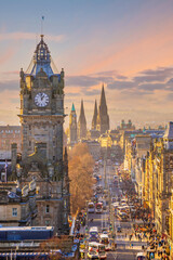 De skyline van de oude stad Edinburgh, Schotland