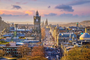 Old town Edinburgh city skyline, Scotland - obrazy, fototapety, plakaty