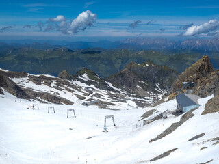 Fototapeta na wymiar Top view of the cable car in Austria in the Alps on the Kitzsteinhorn glacier.
