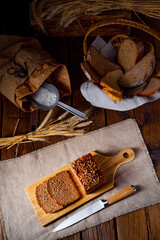 Moist wholemeal bread, crushed or ground whole grain